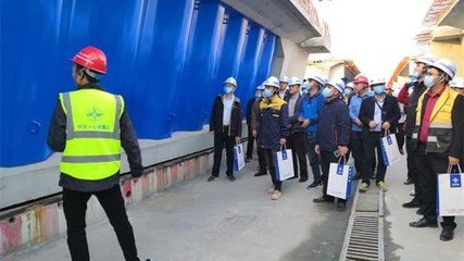 省公路與市政交通工程創(chuàng)建品質(zhì)工程現(xiàn)場觀摩暨綠色建造技術(shù)交流會在孟州黃河大橋項(xiàng)目舉行